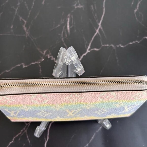 Louis Vuitton Monogram Giant Monogram Escale Zippy Wallet Pastel Sunrise Pink - Picture 12 of 16